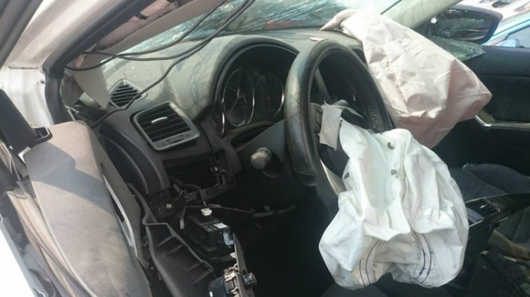 Cận cảnh Mazda CX-5 sau tai nạn thảm khốc ở Việt Nam