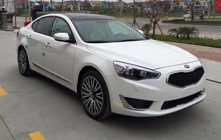 Kia Cadenza 2015 bắt đầu bán ra tại Việt Nam