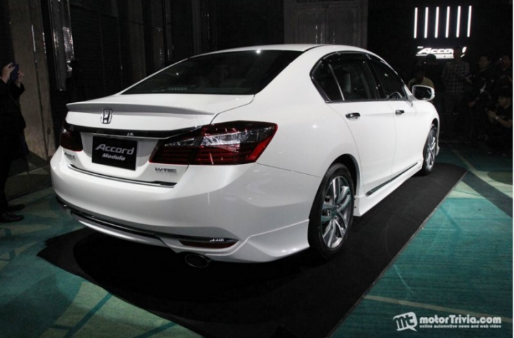 Honda Accord 2016 chính thức ra mắt tại Thái Lan, giá từ 877 triệu đồng