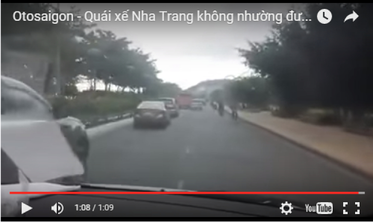 "Quái xế" Nha Trang quyết không nhường xe cứu thương "Quái xế" Nha Trang quyết không nhường xe cứu thương