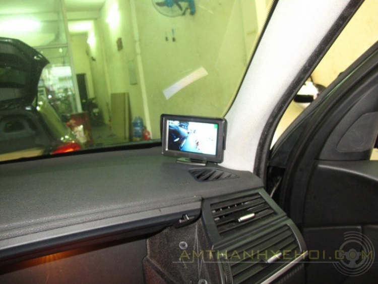 Thay man hinh radio cho Hyundai Accent Thay man hinh radio cho Hyundai Accent