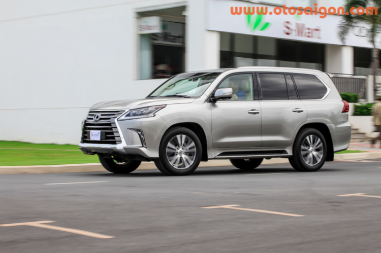 Đánh giá Lexus LX570 2016: xứng danh “chuyên cơ mặt đất”