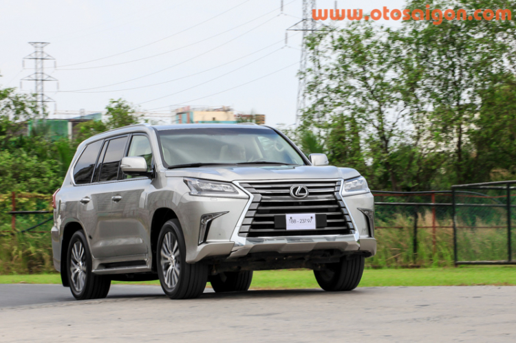 Đánh giá Lexus LX570 2016: xứng danh “chuyên cơ mặt đất”