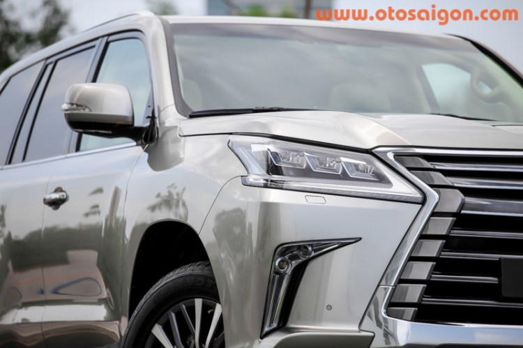 Đánh giá Lexus LX570 2016: xứng danh “chuyên cơ mặt đất”