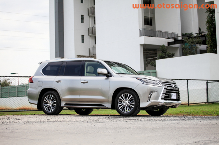 Đánh giá Lexus LX570 2016: xứng danh “chuyên cơ mặt đất”