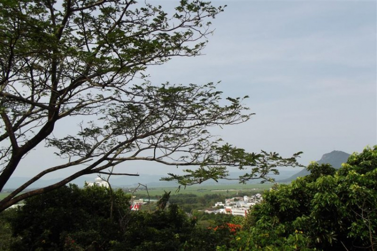 Miền Trung Du Xuân Ký - Gia Đình Nhỏ và Chuyến Phượt Ăn Tết Xa Nhà.