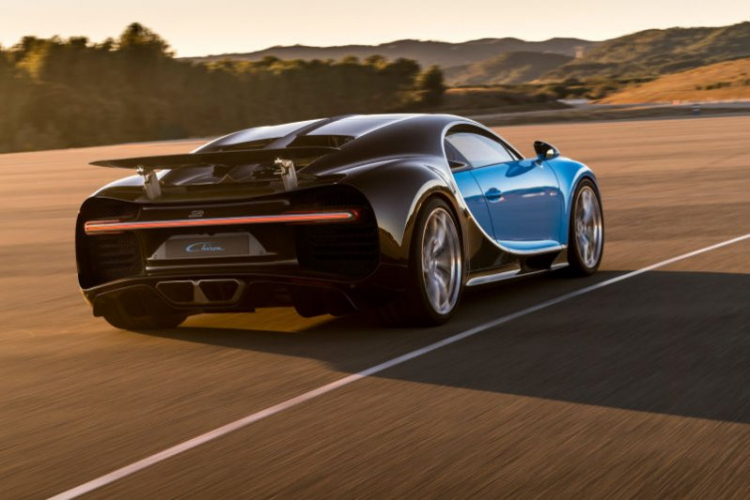 Siêu xe Bugatti Chiron giá 2,6 triệu USD, mạnh 1.500 mã lực