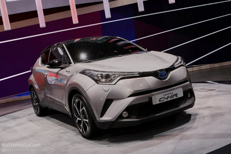 Cận cảnh chi tiết Toyota C-HR