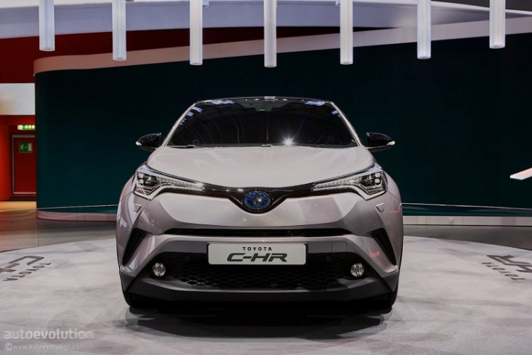 Cận cảnh chi tiết Toyota C-HR