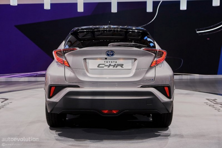 Cận cảnh chi tiết Toyota C-HR