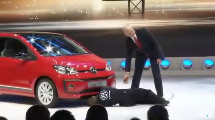 Kẻ quá khích gây rối lễ ra mắt của Volkswagen