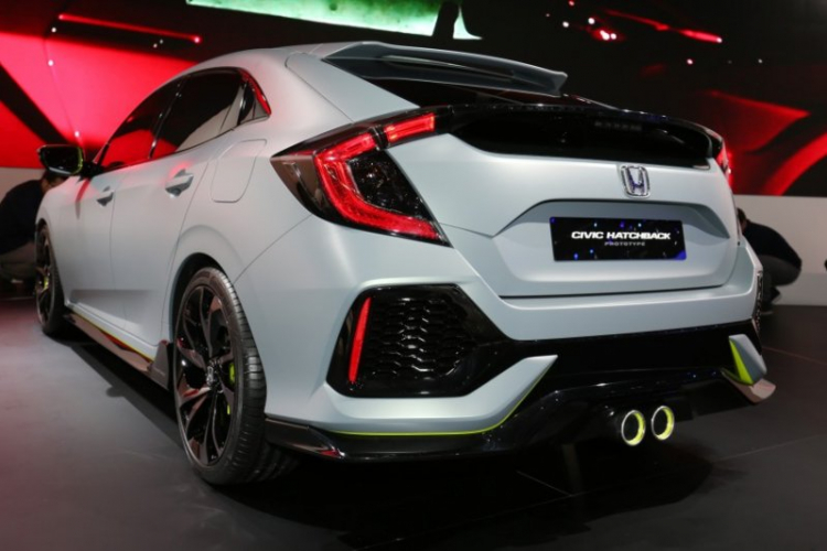 Honda Civic Hatchback 2017 lần đầu lộ diện