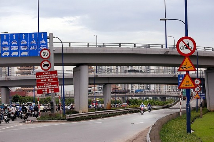 Giu1p em: Em chiến với xxx