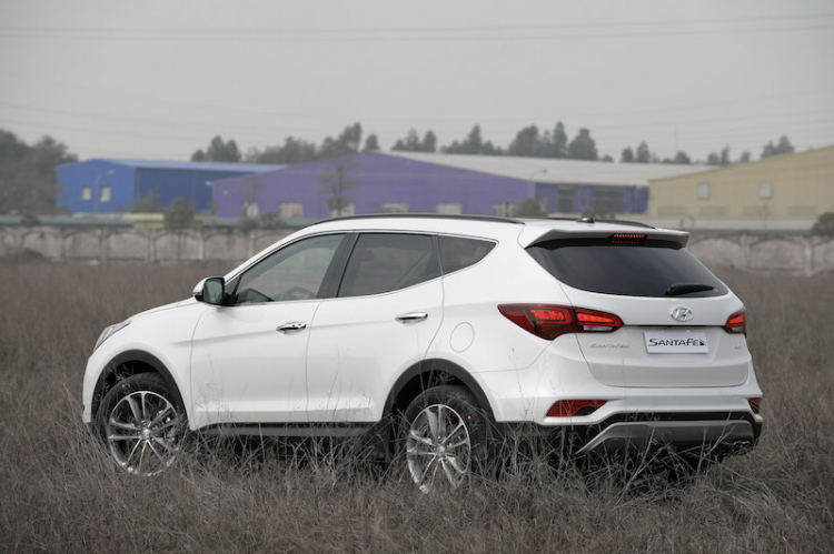 Hyundai SantaFe 2016 ra mắt tại Việt Nam, giá từ 1,1 tỷ đồng