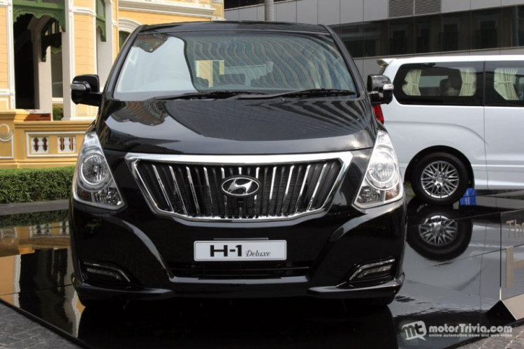 Soi Hyundai H1 và Hyundai Grand Starex 2016 vừa cập bến Thái Lan