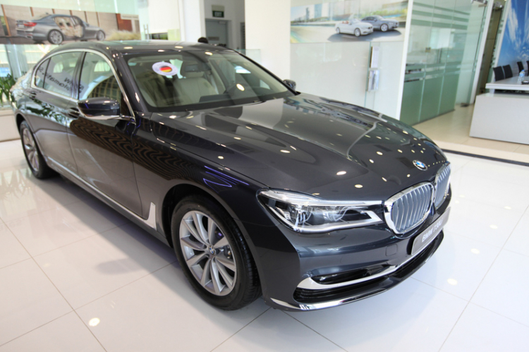 Em đi xem BMW 730Li mới ra của Euro Auto