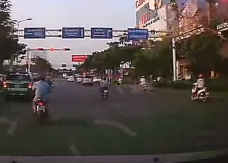 em bị bắt chổ này, mấy anh xem giúp em bị bắt chổ này, mấy anh xem giúp
