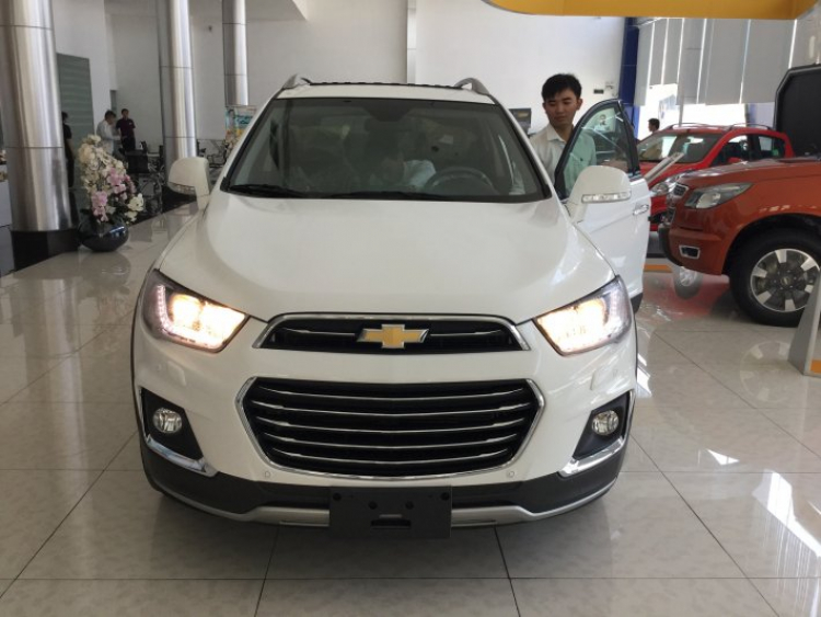 Chevrolet Captiva 2016 ra mắt tại Việt Nam, giá 879 triệu đồng Chevrolet Captiva 2016 ra mắt tại Việt Nam, giá 879 triệu đồng