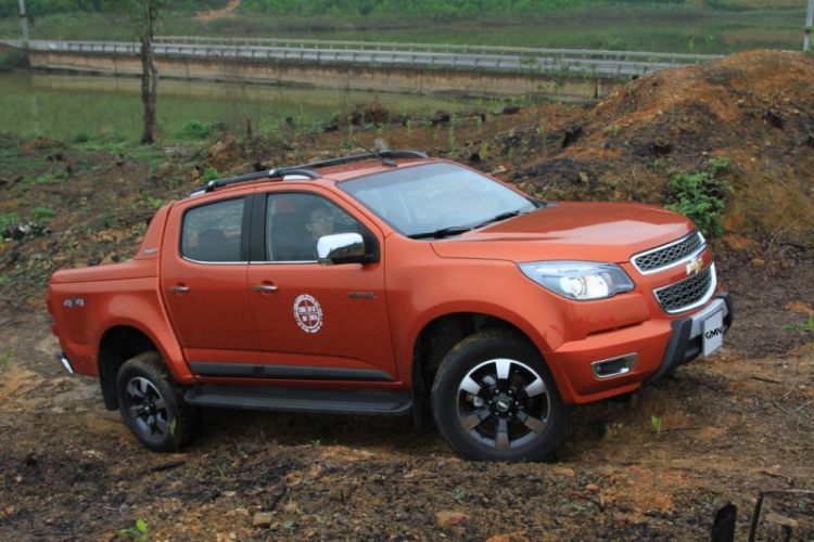 Chevrolet Colorado high country: Tay chơi phố thị