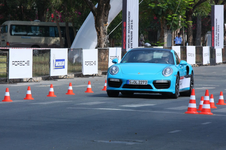 Porsche World Roadshow chính thức bắt đầu tại Việt Nam