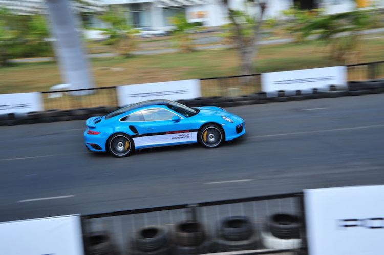 Porsche World Roadshow chính thức bắt đầu tại Việt Nam