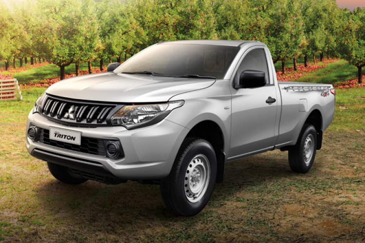 Mitsubishi Triton lại nâng cấp hộp số và 7 túi khí tại Thái