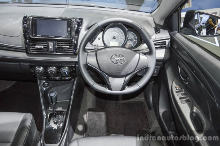 Toyota Vios phiên bản đặc biệt có giá “hết hồn” tại Thái