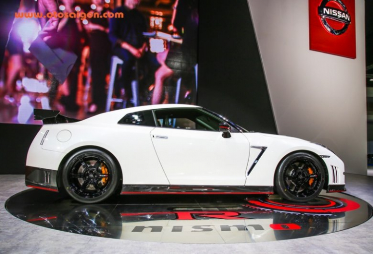 Vẻ đẹp đầy mê hoặc của “quỷ dữ” Nissan GT-R Nismo