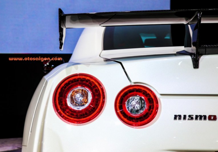 Vẻ đẹp đầy mê hoặc của “quỷ dữ” Nissan GT-R Nismo