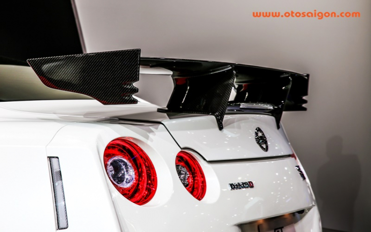 Vẻ đẹp đầy mê hoặc của “quỷ dữ” Nissan GT-R Nismo