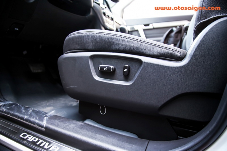 Cận cảnh Chevrolet Captiva 2016 tại Việt Nam Cận cảnh Chevrolet Captiva 2016 tại Việt Nam