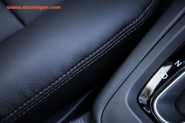 Cận cảnh Chevrolet Captiva 2016 tại Việt Nam Cận cảnh Chevrolet Captiva 2016 tại Việt Nam