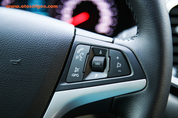 Cận cảnh Chevrolet Captiva 2016 tại Việt Nam Cận cảnh Chevrolet Captiva 2016 tại Việt Nam