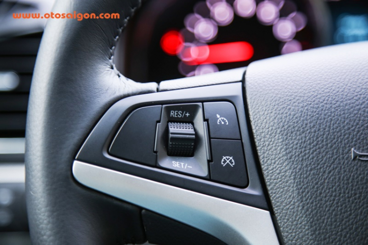 Cận cảnh Chevrolet Captiva 2016 tại Việt Nam Cận cảnh Chevrolet Captiva 2016 tại Việt Nam