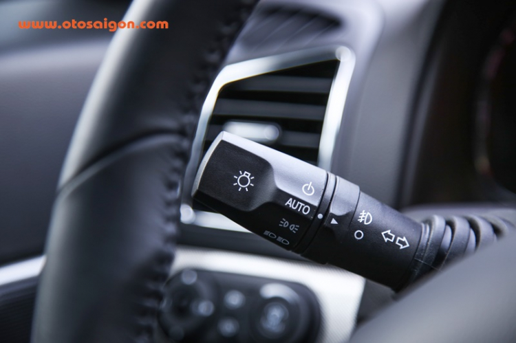 Cận cảnh Chevrolet Captiva 2016 tại Việt Nam Cận cảnh Chevrolet Captiva 2016 tại Việt Nam