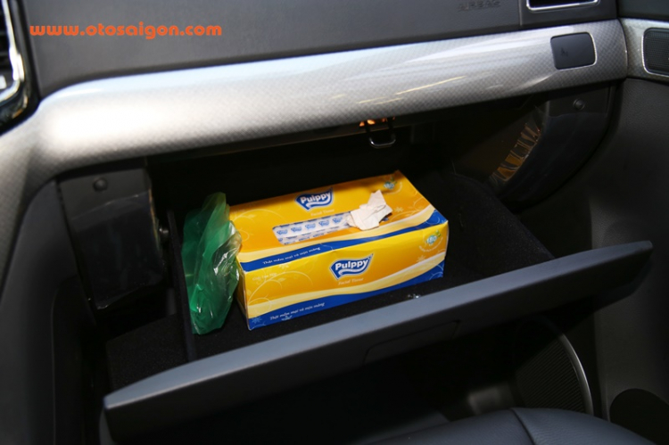Cận cảnh Chevrolet Captiva 2016 tại Việt Nam Cận cảnh Chevrolet Captiva 2016 tại Việt Nam