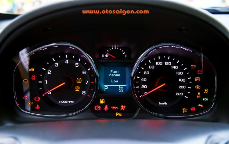 Cận cảnh Chevrolet Captiva 2016 tại Việt Nam Cận cảnh Chevrolet Captiva 2016 tại Việt Nam