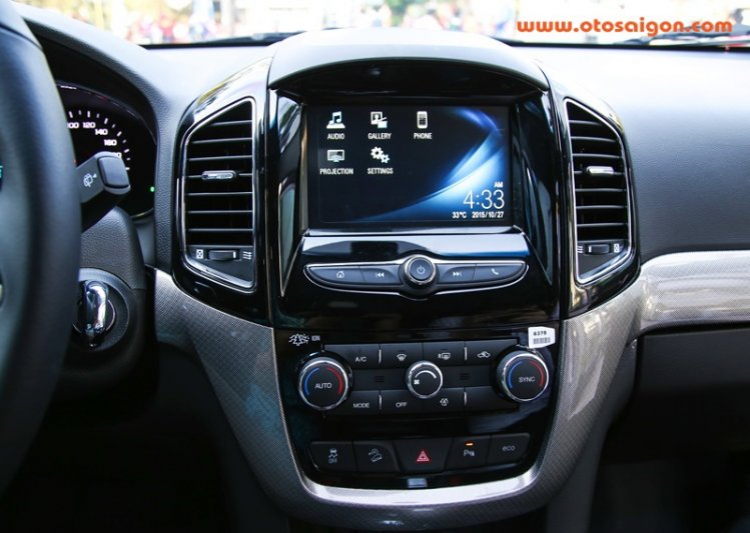Cận cảnh Chevrolet Captiva 2016 tại Việt Nam Cận cảnh Chevrolet Captiva 2016 tại Việt Nam