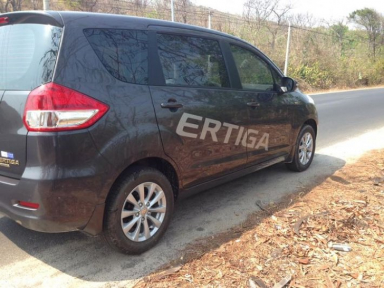 Ertiga 7 chỗ 2016 cho thuê tự lái - Gần cv Hoàng Văn Thụ