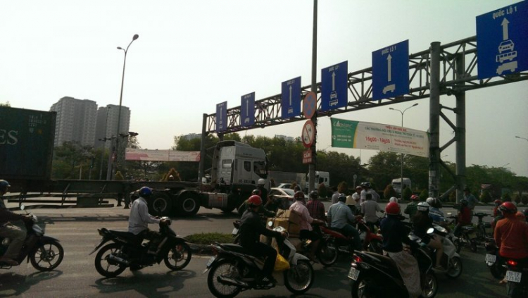 NGUY HIỂM Ở NGÃ TƯ NVLINH NTTHẬP Q7