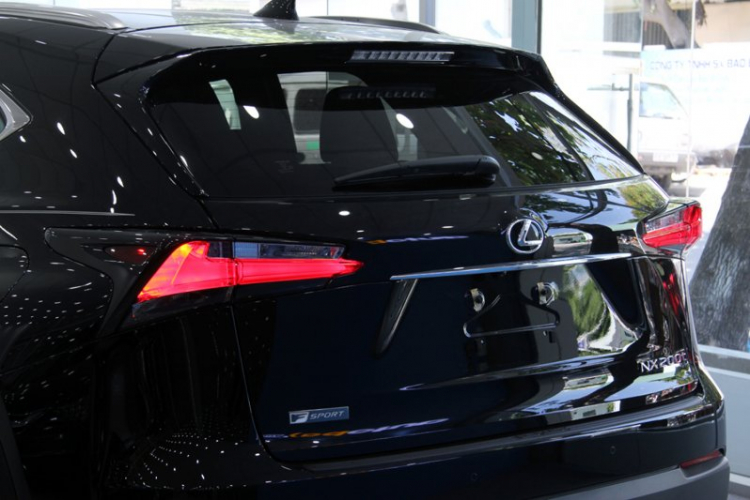 ĐÓN EM LEXUS NX 200T F - SPORT VỀ NHÀ