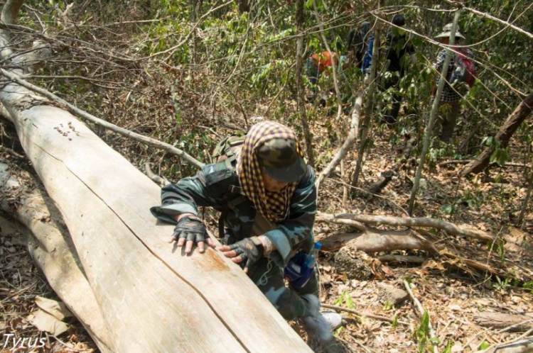 Xuyên rừng Nam cát tiên ,Bàu sấu Tà Lài