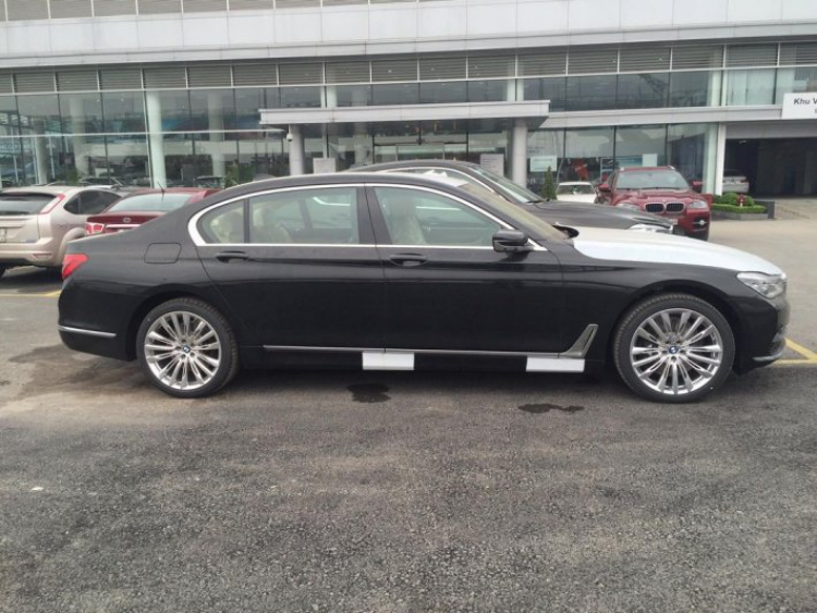 BMW 750Li đầu tiên đặt chân tới Việt Nam, giá hơn 6,4 tỷ