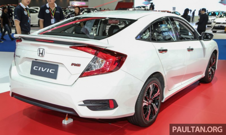 Honda Civic 2016 lại khoe tính năng