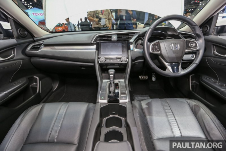 Honda Civic 2016 lại khoe tính năng