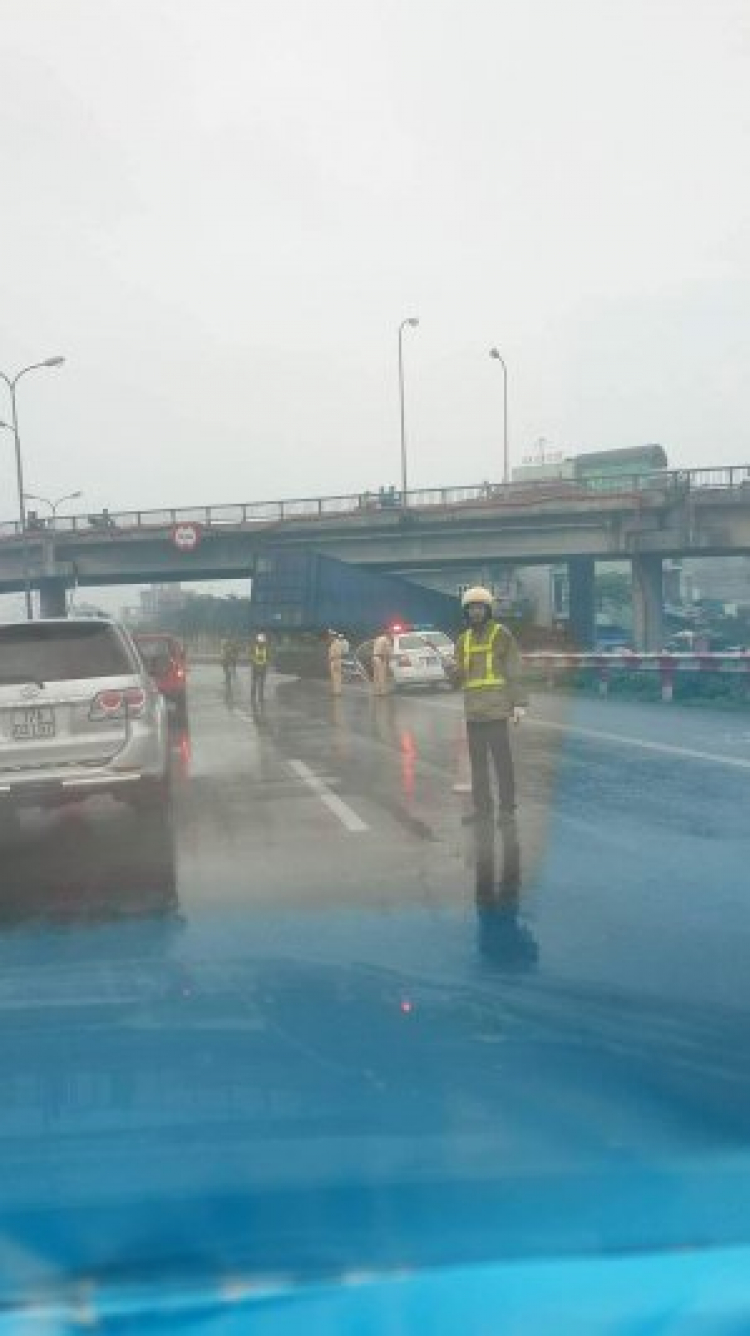 Tai nạn trên cao tốc Pháp Vân