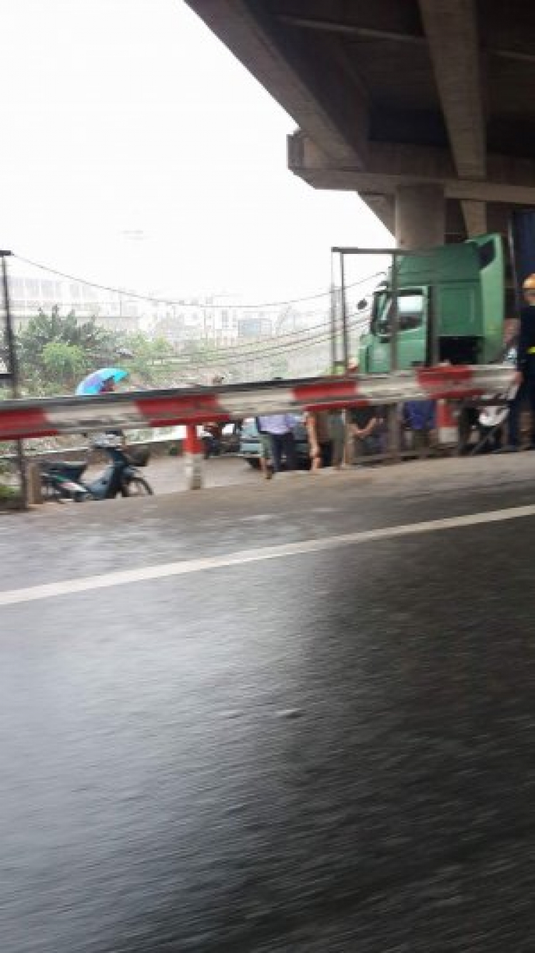 Tai nạn trên cao tốc Pháp Vân
