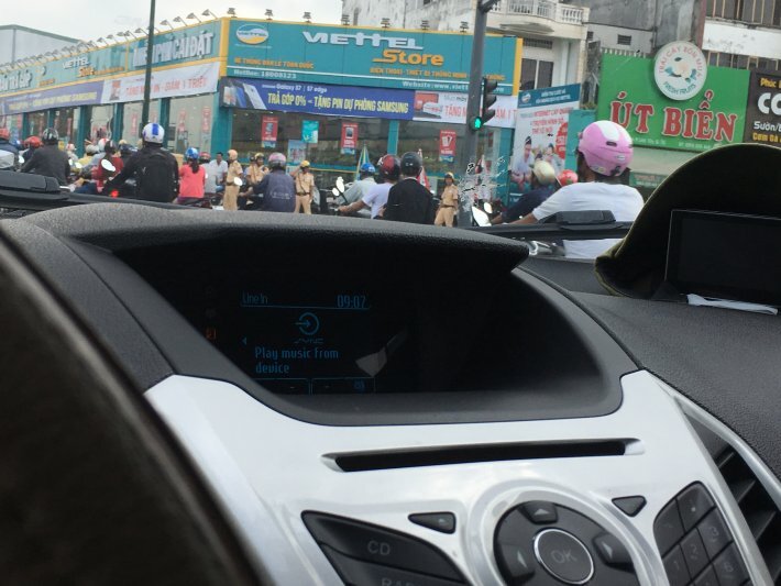 Lỗi vượt đèn ............ xanh!