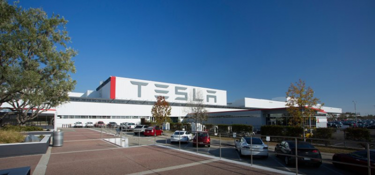 Pháp mời Tesla xây dựng nhà máy