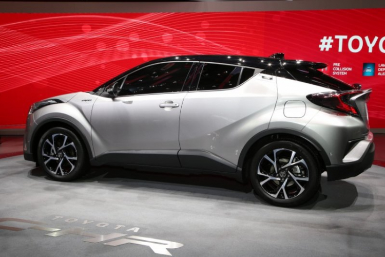 Toyota tiết lộ C-HR 2.0 sẽ mạnh 150 mã lực